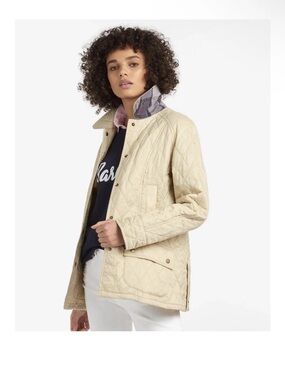 BARBOUR BEADNELL QUILT JACKET - SUMMER PEARL
Size 18 New W Tags winter jacket